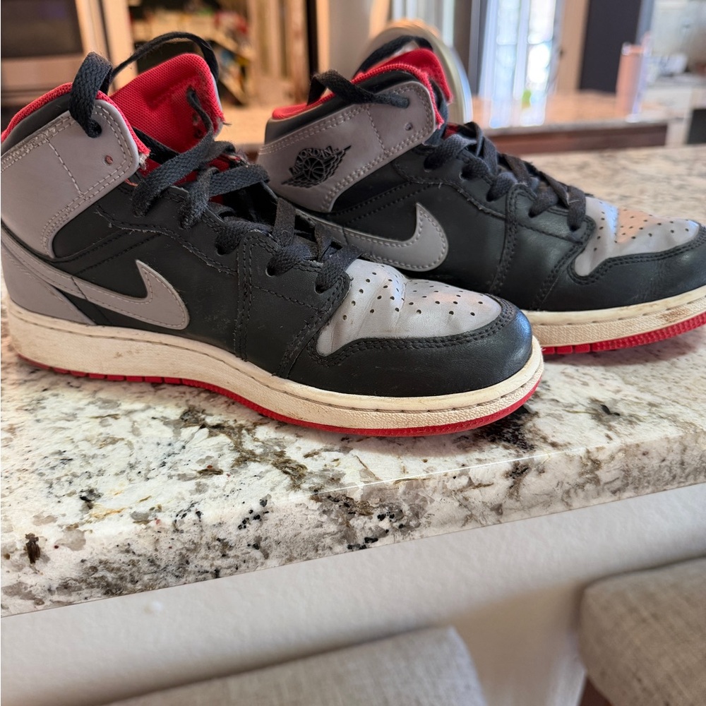 Nike Jordan 1 Kids' retro Mid-Top Basketball Shoes - Black/Gray/Red